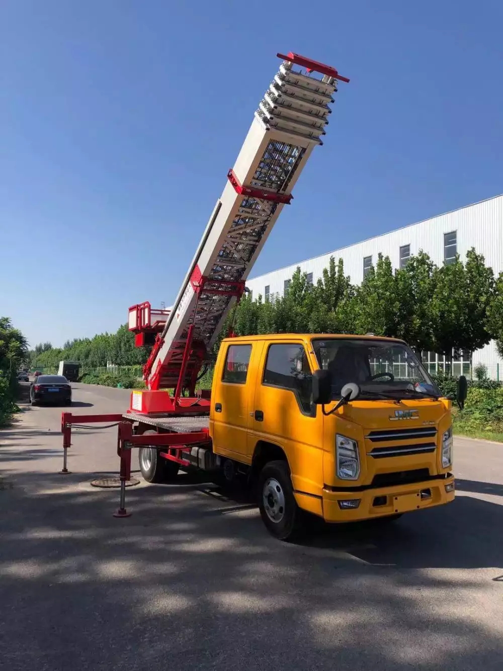 南平建阳附近的云梯车出租服务：轻松解决高空作业需求